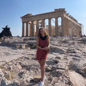 Meet your Posher, Emily